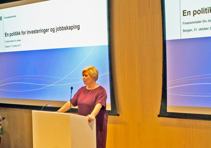 Siv Jensen presenterte statsbudsjettet for næringslivet i Bergen i Sparebanken Vest sine lokaler på Jonsvoll.