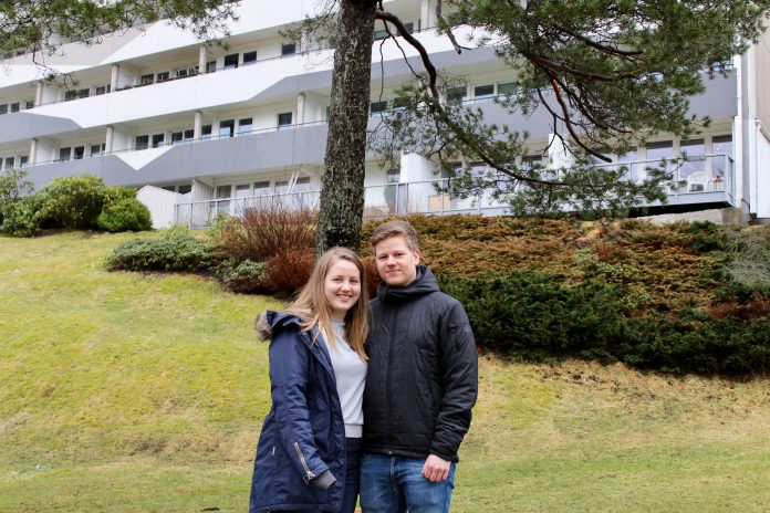 Eirin og Martin satte seg konkrete mål for sparingen. Nå er det unge paret lykkelige eiere av sin første bolig.
