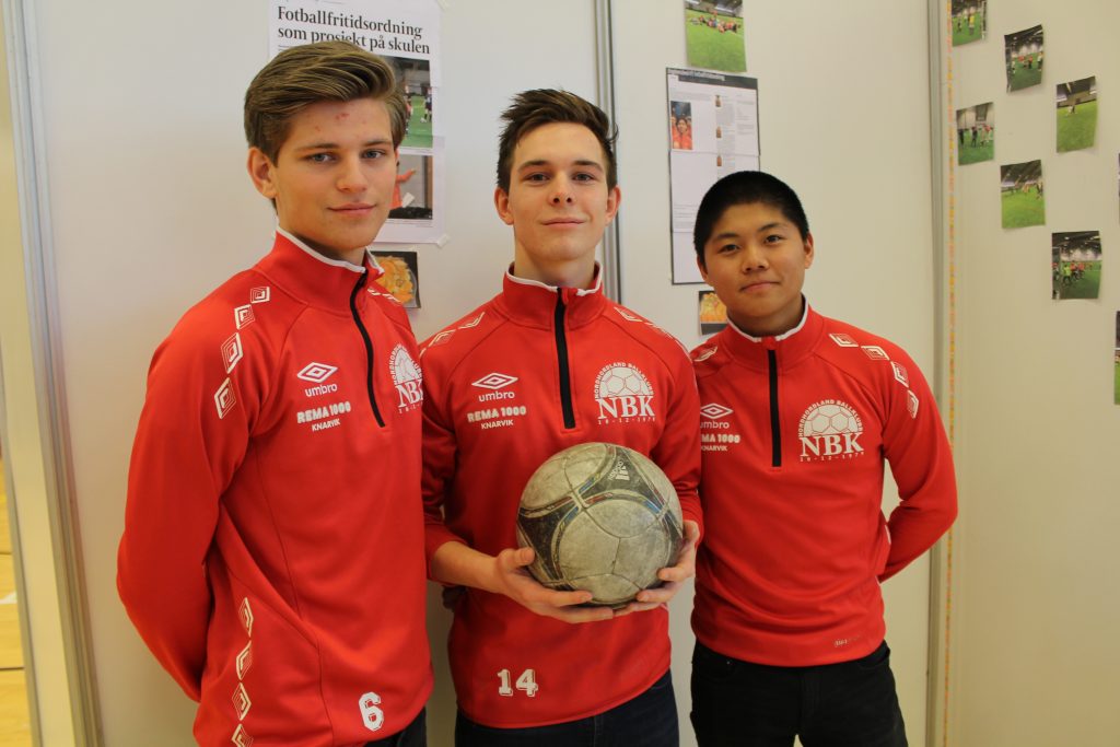 Andreas H. Larsen, Daniel Soltveit og Tom Lee Skauge tilrettelegger for ekstratrening i fotball for 3. – 7. -klassinger.